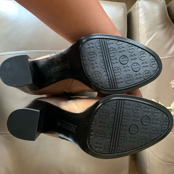 🆕 Naturalizer Frances Boots in Taupe/Black - Picture 12 of 15